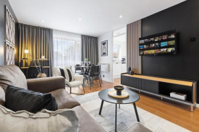2BR Apartment Finchley, Pvt Parking Sleeps 5